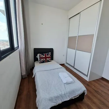 Lovely Vivamall City View With 2 Card Lv10 Kuching Exterior photo